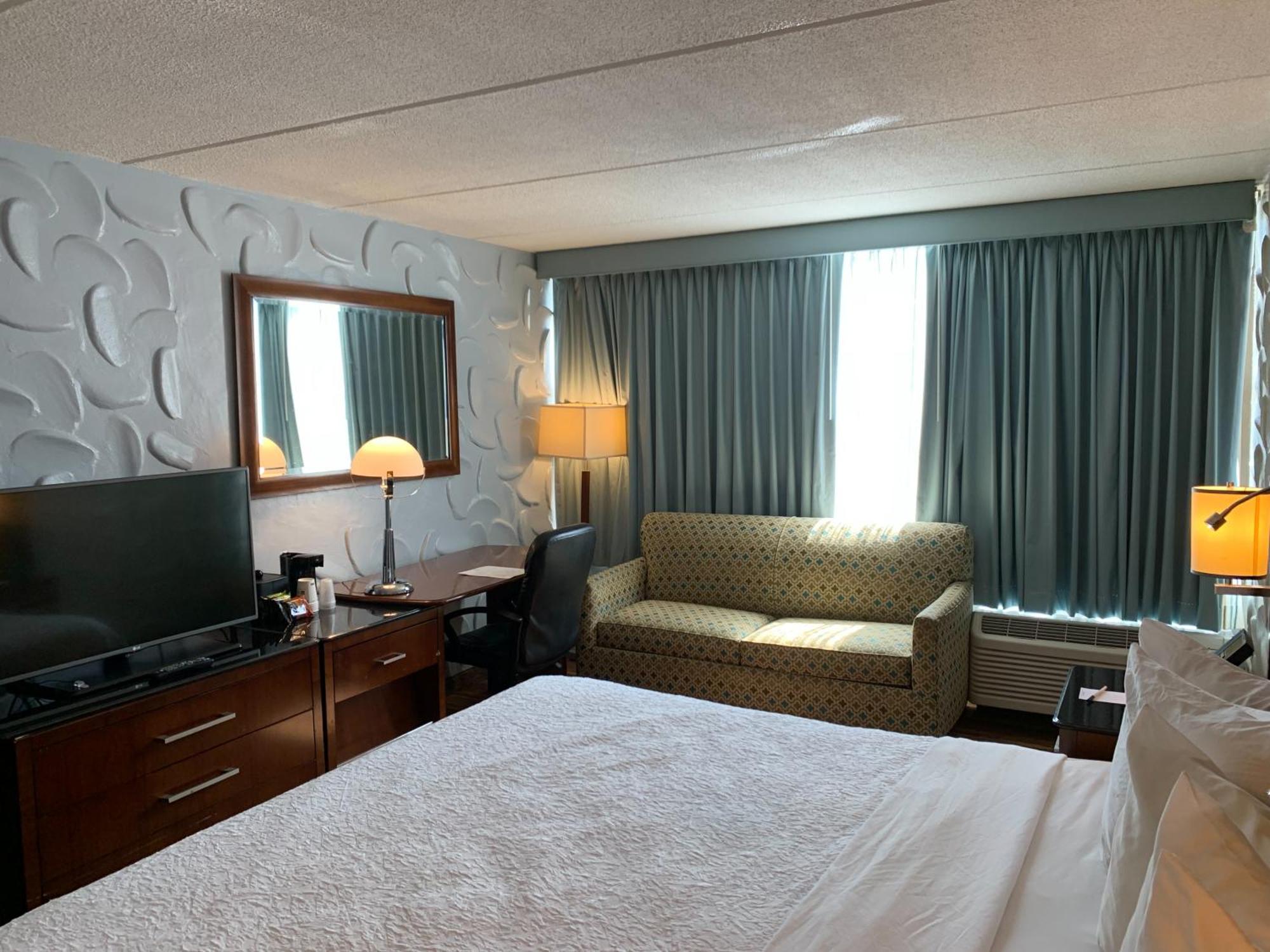 Albany Airport Inn Bagian luar foto