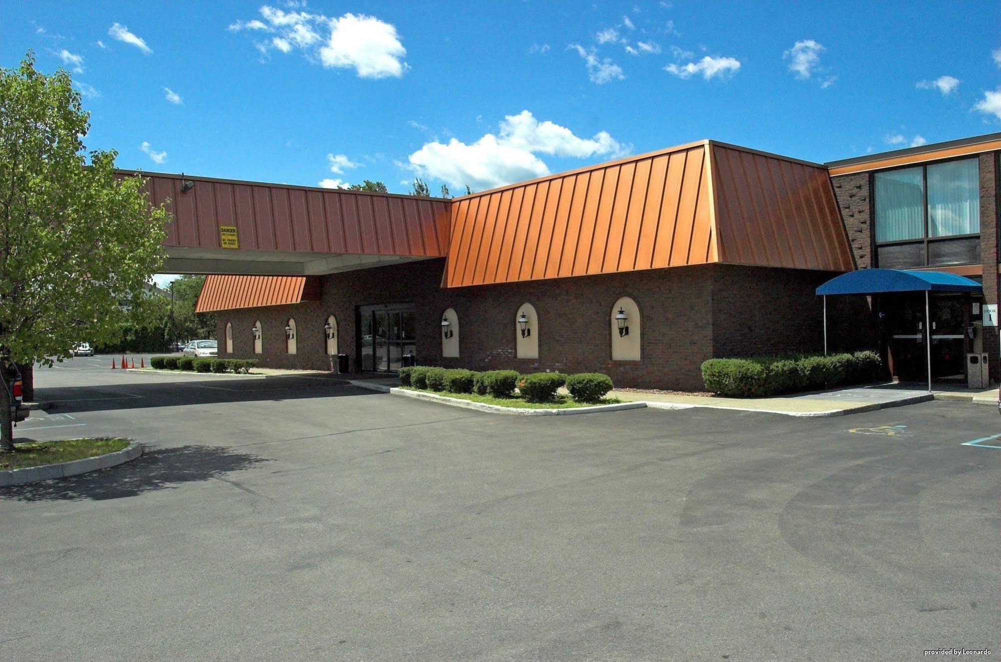 Albany Airport Inn Bagian luar foto